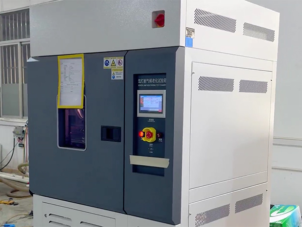 氙灯老化试验箱